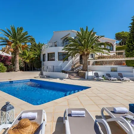 Villa Jaconne - Plusholidays *