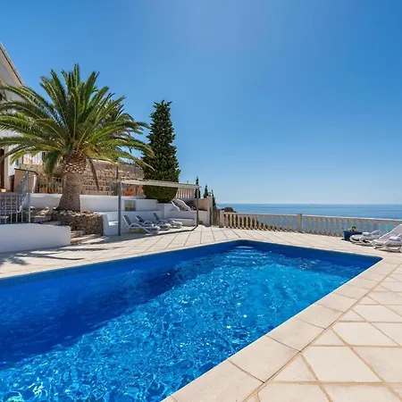 Villa Jaconne - Plusholidays *